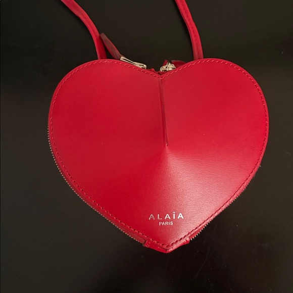 Alaia Le Coeur (Heart) Small Red Leather Calfskin Bag, RARE IN THIS COLOR & SIZE - Picture 3 of 17
